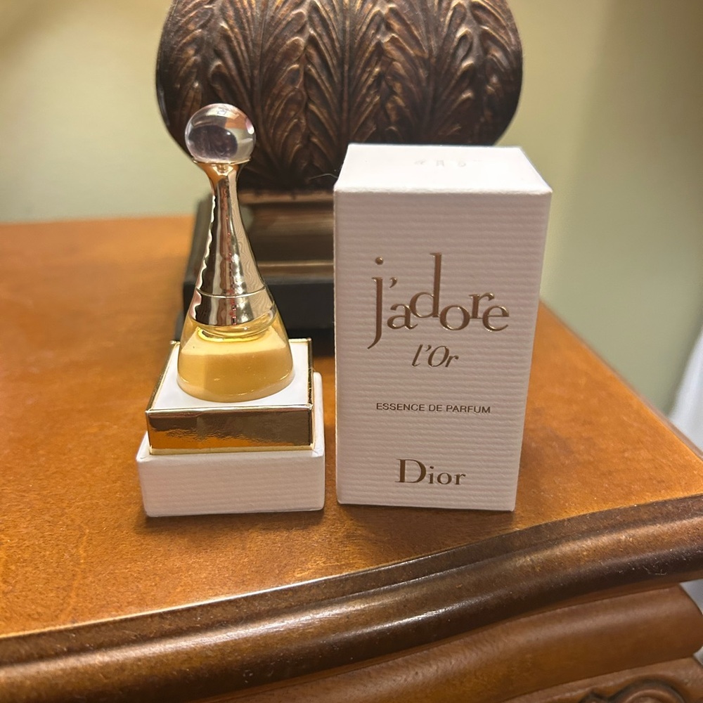 Dior J'adore L'Or Essence de Parfum - Gold and White